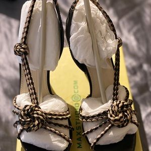 MaxStudio Xante Leather Knoted High Heel